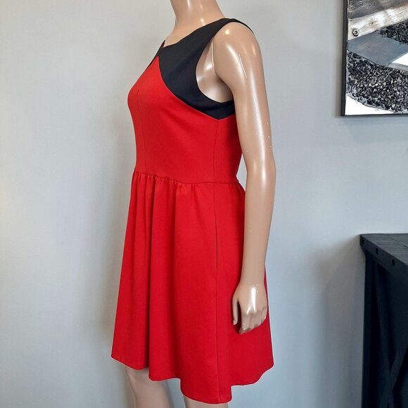 JESSICA SIMPSON Fit & Flare Color Block Cut Out Dress - Picture 2 of 12